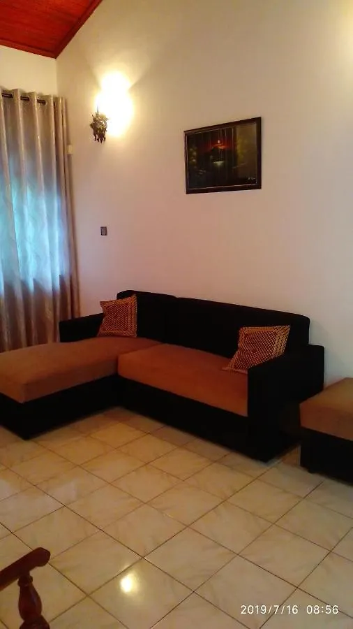 Ceylon Travel And Stay Lodge Battaramulla Guest house
