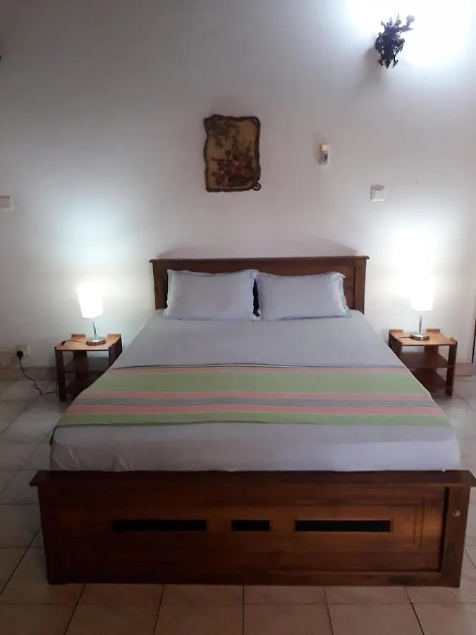 Guest house Ceylon Travel And Stay Lodge Battaramulla Sri Lanka