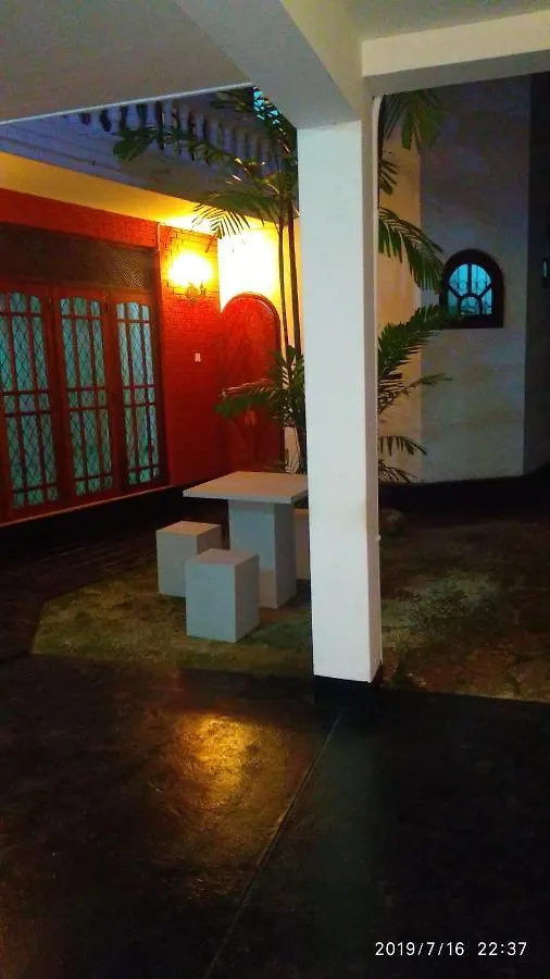 Guest house Ceylon Travel And Stay Lodge Battaramulla